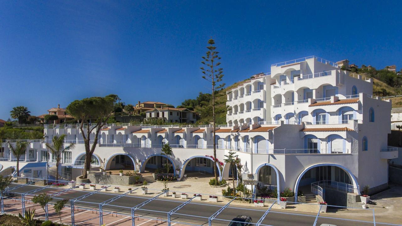 Hotel Ferretti Diamante Exterior foto