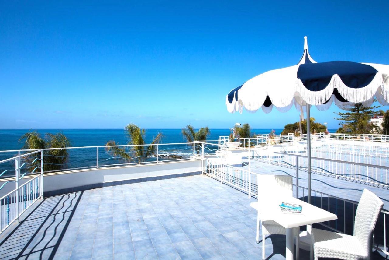 Hotel Ferretti Diamante Exterior foto